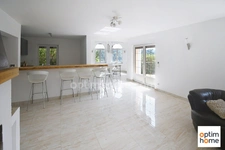 TRES BELLE MAISON INDIVIDUELLE - 4 CHAMBRES - 2 SALLES DE BAIN - 2 GARAGES - TERRAIN DE 25 ARES