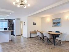 MAISON D’EXCEPTION 216 M² – 5 CHAMBRES + BUREAU – 2 SALLES DE BAIN – GARAGE 2 VOITURES – TERRAIN 2 146 M² – CALME ABSOLU ET VUE DÉGAGÉE