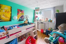 APPARTEMENT DE 71M2 ENVIRON AVEC 3 CHAMBRES AU 1ER ETAGE - CAVE -  PARKINGS