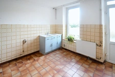 MAISON INDIVIDUELLE SPACIEUSE AVEC POTENTIEL - TERRASSE ET JARDIN