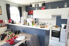 IMMEUBLE DE 4 LOGEMENTS DE 176M2 ENVIRON - TERRAIN - 3 PLACES DE PARKING