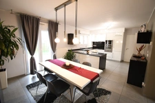 BELLE MAISON INDIVIDUELLE DE 120M2 ENVIRON - 4 CHAMBRES - GARAGE - TERRAIN DE PRESQUE 4 ARES