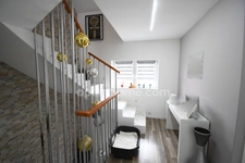Superbe Maison Familiale Mitoyenne Rénovée en 2019 avec Piscine, Jardin et Prestations Haut de Gamme – Proche Luxembourg