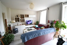IMMEUBLE DE 4 LOGEMENTS DE 176M2 ENVIRON - TERRAIN - 3 PLACES DE PARKING