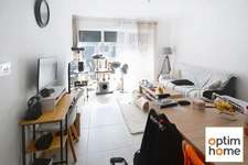 APPARTEMENT PLAIN PIED 50M2 ENVIRON - TERRASSE - PLACE DE PARKING PRIVATIVE - VENDU MEUBLE