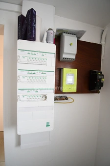 BELLE MAISON INDIVIDUELLE PLAIN PIED SURELEVE - 5 CHAMBRES - TERRAIN 6 ARES - GARAGE