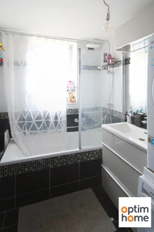 RARE À ROSSELANGE – APPARTEMENT DE PLAIN-PIED 109 M² – 3 GRANDES CHAMBRES – JARDIN PRIVATIF – TERRASSE – 2 PARKINGS