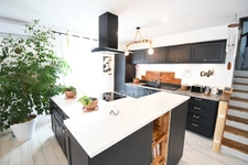 MAISON INDIVIDUELLE 112 M² – SANS VIS-À-VIS – 3 CHAMBRES + SALLE DE JEUX/BUREAU – GARAGE – TERRAIN DE + DE 7 ARES