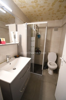 BELLE MAISON INDIVIDUELLE PLAIN PIED SURELEVE - 5 CHAMBRES - TERRAIN 6 ARES - GARAGE
