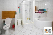 BELLE MAISON DE VILLAGE 200M2 - TERRAIN 6 ARES - GRAND GRENIER AMENAGEABLE DE 110M2 - 2 GARAGES 4 VOITURES