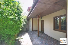 TRES BELLE MAISON INDIVIDUELLE - 4 CHAMBRES - 2 SALLES DE BAIN - 2 GARAGES - TERRAIN DE 25 ARES