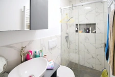 Maison mitoyenne d’un seul côté à Mont-Saint-Martin – 70 m² + garage aménagé en appartement