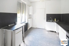 MAISON BOURGEOISE INDIVIDUELLE - 5 CHAMBRES - 2 SALLES DE BAIN - BUREAU - GARAGE - TERRAIN