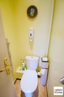 MAISON DE PLAIN PIED SURELEVE - VUE DEGAGEE - TERRAIN 12 ARES 37