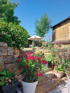 CHARMANTE FERMETTE EN PIERRE 205M2 - GRENIER 30M2 - GRAND GARAGE - TERRAIN DE PRESQUE 9 ARES
