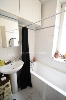 IMMEUBLE DE 4 LOGEMENTS DE 176M2 ENVIRON - TERRAIN - 3 PLACES DE PARKING