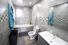 IMMEUBLE COMPLET - 3 APPARTEMENTS - PLACES PARKING