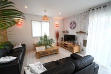MAISON INDIVIDUELLE 112 M² – SANS VIS-À-VIS – 3 CHAMBRES + SALLE DE JEUX/BUREAU – GARAGE – TERRAIN DE + DE 7 ARES
