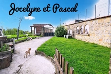 BELLE MAISON DE VILLAGE 200M2 - TERRAIN 6 ARES - GRAND GRENIER AMENAGEABLE DE 110M2 - 2 GARAGES 4 VOITURES