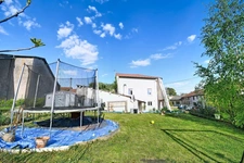 MAISON INDIVIDUELLE FAMILIALE 138 M² AVEC 4 CHAMBRES, PLATEAU AMÉNAGEABLE 100 M², GARAGE ET JARDIN – PROCHE LUXEMBOURG