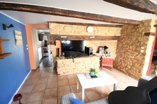 CHARMANTE FERMETTE EN PIERRE 205M2 - GRENIER 30M2 - GRAND GARAGE - TERRAIN DE PRESQUE 9 ARES