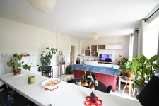 IMMEUBLE DE 4 LOGEMENTS DE 176M2 ENVIRON - TERRAIN - 3 PLACES DE PARKING