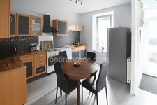 MAISON INDIVIDUELLE SPACIEUSE AVEC POTENTIEL - TERRASSE ET JARDIN