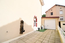 MAISON MITOYENNE DE 82 M2 ENV + GRENIER DE 38M2 - GRAND GARAGE DE 40M2- TERRAIN 283M2