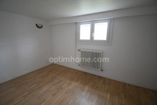 BELLE MAISON INDIVIDUELLE PLAIN PIED SURELEVE - 5 CHAMBRES - TERRAIN 6 ARES - GARAGE