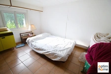 MAISON DE PLAIN PIED SURELEVE - VUE DEGAGEE - TERRAIN 12 ARES 37