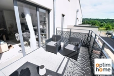 APPARTEMENT PLAIN PIED 50M2 ENVIRON - TERRASSE - PLACE DE PARKING PRIVATIVE - VENDU MEUBLE
