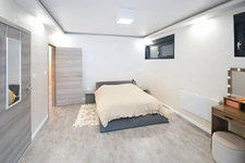 MAISON INDIVIDUELLE DE 2018 – 135 M² + SOUS-SOL EXPLOITABLE – VUE DÉGAGÉE – VENDUE MEUBLÉE – HERSERANGE