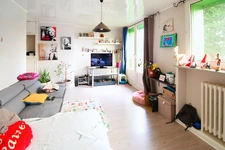 APPARTEMENT DE 71M2 ENVIRON AVEC 3 CHAMBRES AU 1ER ETAGE - CAVE -  PARKINGS