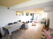 À DÉCOUVRIR : SPACIEUX 105.68 M² RÉNOVÉ AVEC TERRASSE – AUDUN-LE-ROMAN
