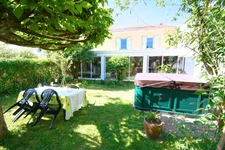 Belle maison de caractère à Lexy, 208m2 + véranda 55m2 + grenier aménageable de 75m2 , terrain plus de 6 ares, garage