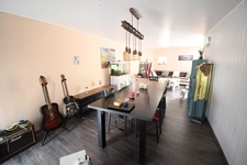 CHARMANTE FERMETTE EN PIERRE 205M2 - GRENIER 30M2 - GRAND GARAGE - TERRAIN DE PRESQUE 9 ARES