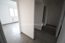 BELLE MAISON INDIVIDUELLE PLAIN PIED SURELEVE - 5 CHAMBRES - TERRAIN 6 ARES - GARAGE