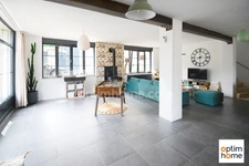UNE PROPRIÉTÉ DE CARACTÈRE DE 325 M² SUR PLUS DE 35 ARES, AVEC PISCINE ET 11 GARAGES !