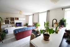 IMMEUBLE DE 4 LOGEMENTS DE 176M2 ENVIRON - TERRAIN - 3 PLACES DE PARKING