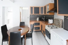 MAISON INDIVIDUELLE SPACIEUSE AVEC POTENTIEL – 4 NIVEAUX, TERRASSE ET JARDIN