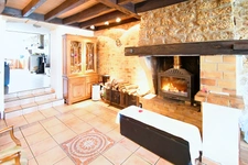 BELLE MAISON DE VILLAGE 200M2 - TERRAIN 6 ARES - GRAND GRENIER AMENAGEABLE DE 110M2 - 2 GARAGES 4 VOITURES