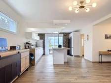 MAISON D’EXCEPTION 216 M² – 5 CHAMBRES + BUREAU – 2 SALLES DE BAIN – GARAGE 2 VOITURES – TERRAIN 2 146 M² – CALME ABSOLU ET VUE DÉGAGÉE