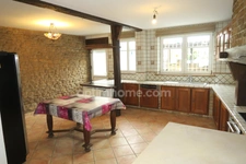 BELLE MAISON DE VILLAGE 200M2 - TERRAIN 6 ARES - GRAND GRENIER AMENAGEABLE DE 110M2 - 2 GARAGES 4 VOITURES