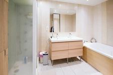 MAISON INDIVIDUELLE FAMILIALE 138 M² AVEC 4 CHAMBRES, PLATEAU AMÉNAGEABLE 100 M², GARAGE ET JARDIN – PROCHE LUXEMBOURG