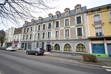 RARE OPPORTUNITÉ IMMOBILIÈRE À LONGUYON – ENSEMBLE DE 1 400 m² SUR PARC ARBORÉ DE 27 ARES ENVIRON