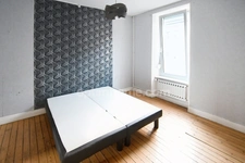 MAISON INDIVIDUELLE SPACIEUSE AVEC POTENTIEL - TERRASSE ET JARDIN