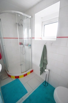 Maison mitoyenne d’un seul côté à Mont-Saint-Martin – 70 m² + garage aménagé en appartement
