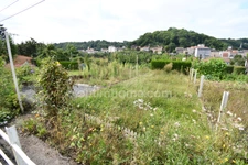 MAISON MITOYENNE DE 82 M2 ENV + GRENIER DE 38M2 - GRAND GARAGE DE 40M2- TERRAIN 283M2