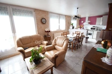 APPARTEMENT DE 79M2 ENVIRON AVEC 3 CHAMBRES AU 1ER ETAGE - CAVE -  PARKINGS