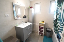 BELLE MAISON INDIVIDUELLE PLAIN PIED SURELEVE - 5 CHAMBRES - TERRAIN 6 ARES - GARAGE